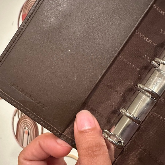 EUC Burberry Agenda - Picture 12 of 15